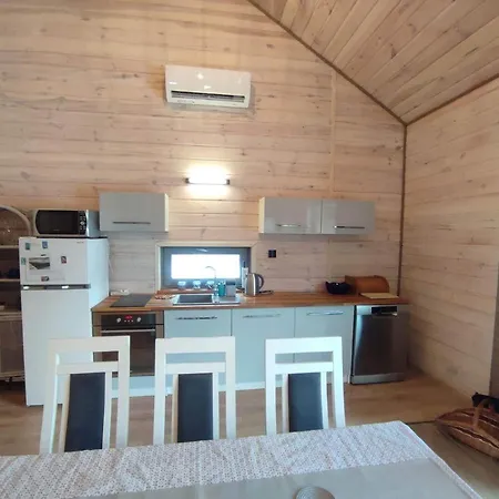 Holiday home Mazury Dom Olus Nad Jeziorem Sasek Wielki Z Goraca Balia Z Funkcja Jakuzzi Szczytno (Warmian-Masurian)